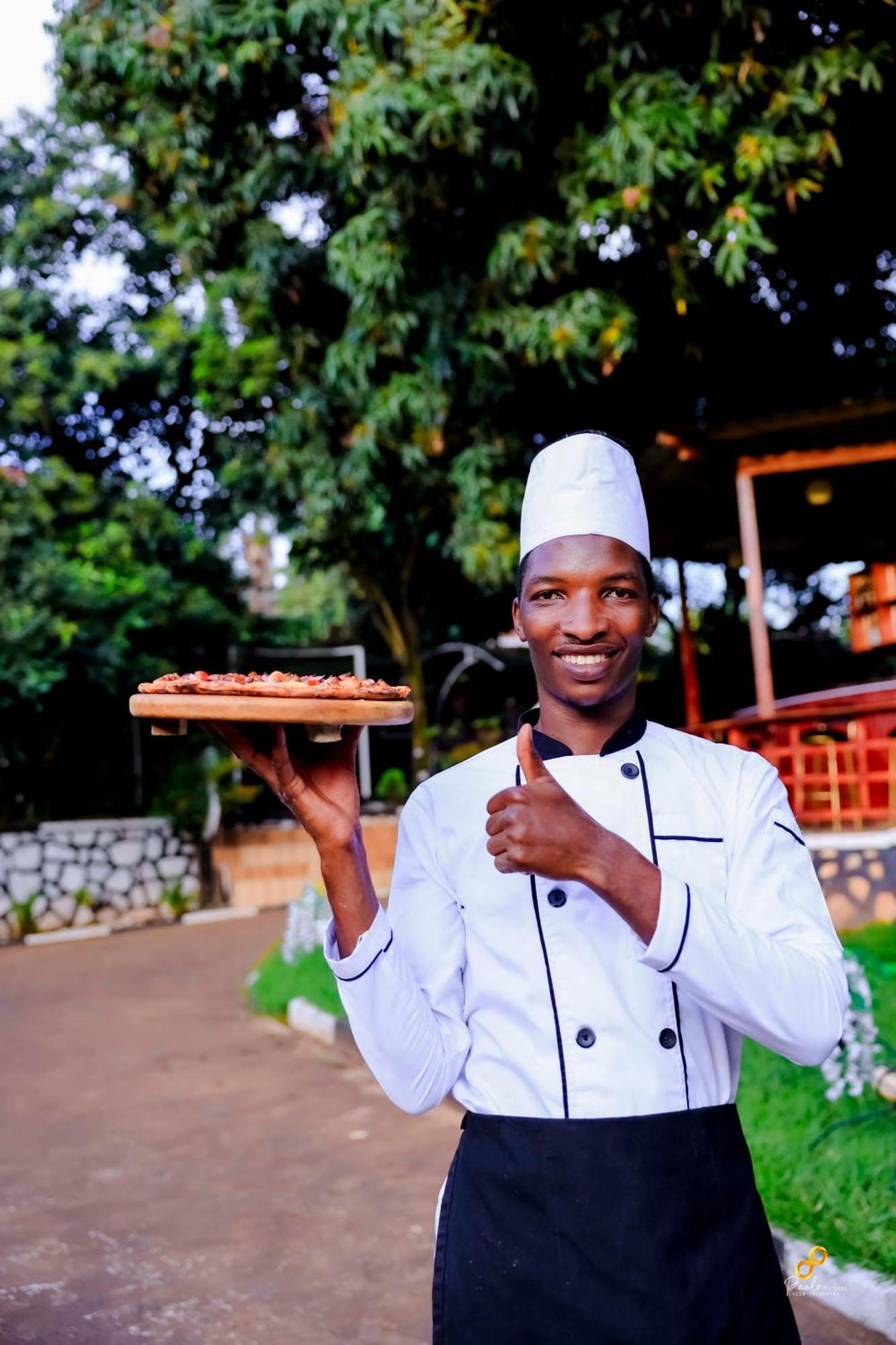 Golden Court Hotel Kampala Exterior photo